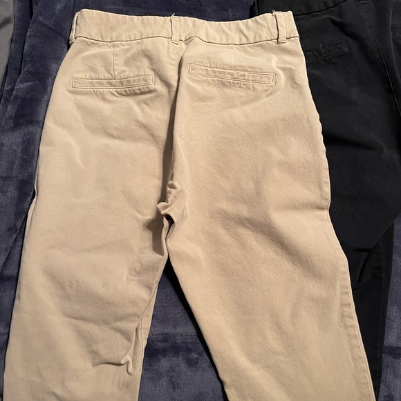 Old navy pixie cut never fade size 4 work pants. Good condition. No rips/tears - Picture 2 of 5